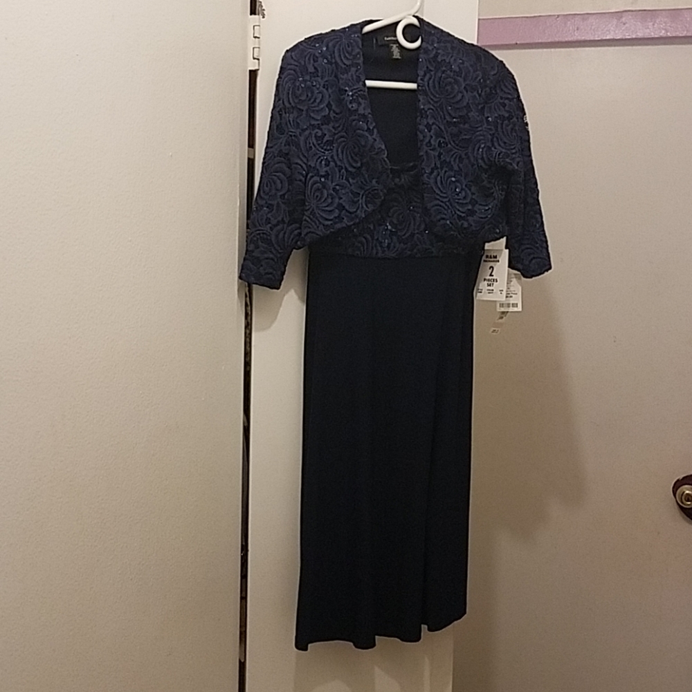 Dress - Picture 4 of 4
